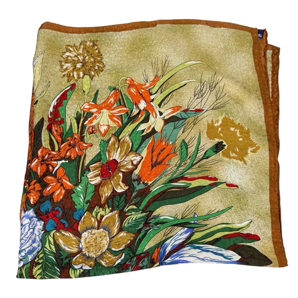 Vintage BURBERRYS Burberry Floral Knight Silk Scarf Bold Print 38” x 38” - Picture 8 of 13